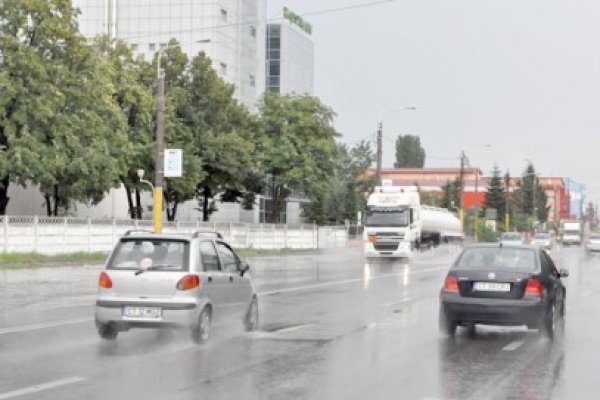 Ploaia a dat peste cap canalizarea oraşului Constanţa
